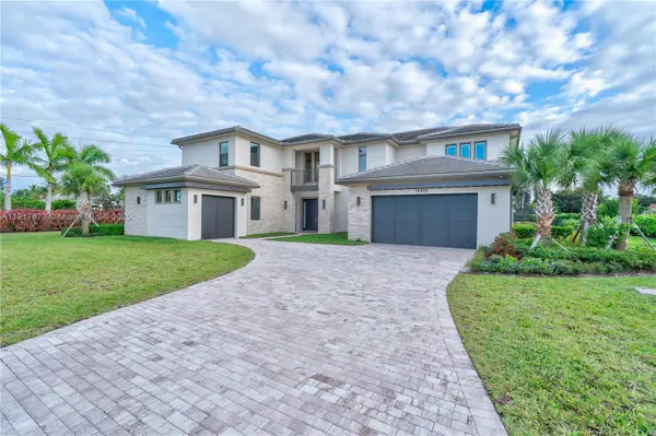 14820 Millstone Ranches Dr, Davie, FL 33331