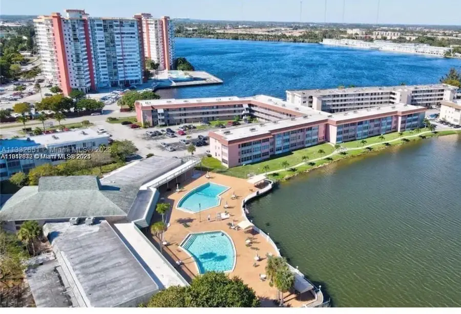 18555 NE 14th Ave #517, Miami, FL 33179 - Image #2