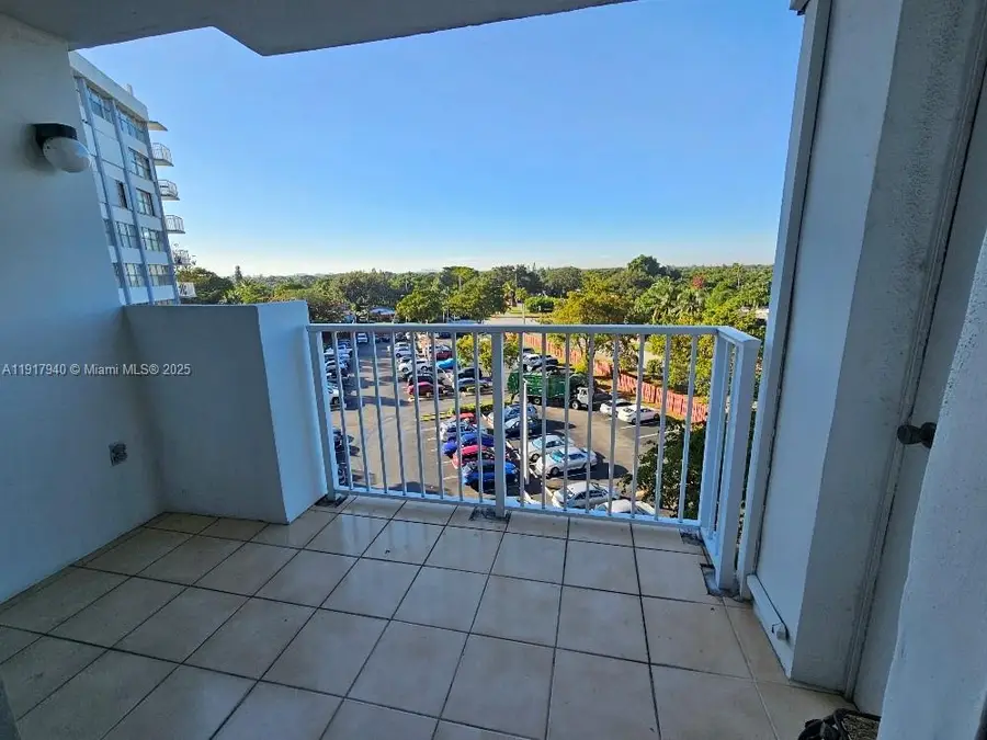 1200 NE Miami Gardens Dr #605W, Miami, FL 33179 - Image #3