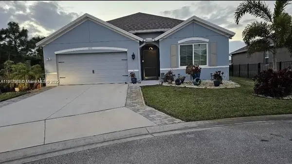 2271 SW Arlington Dr Sw, Vero Beach, FL 32968