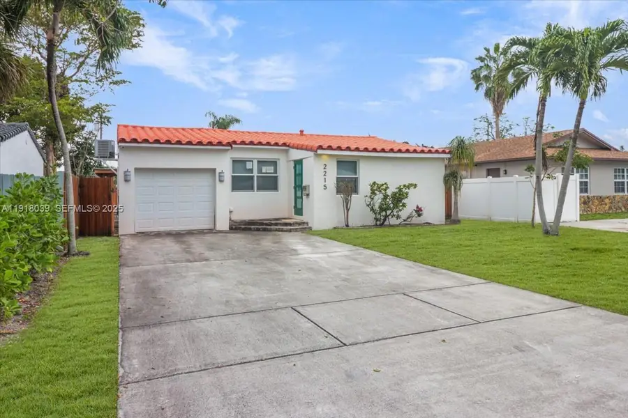 2215 Cleveland St, Hollywood, FL 33020 - Image #2