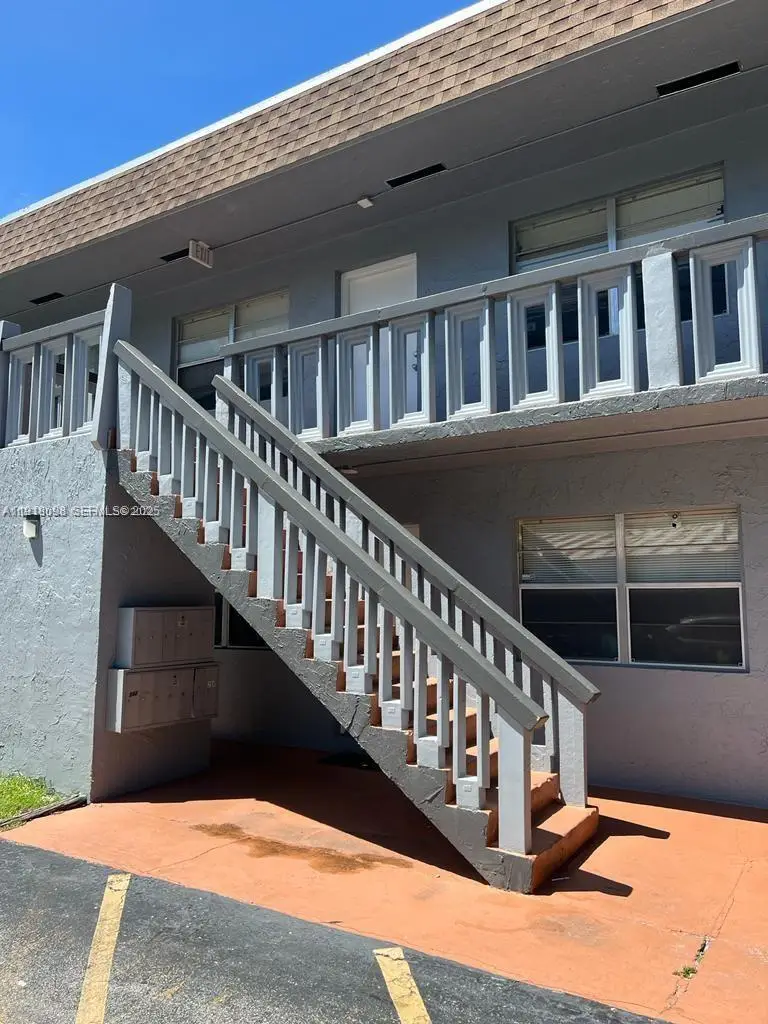 3265 Griffin Rd #101, Dania Beach, FL 33312 - Image #1