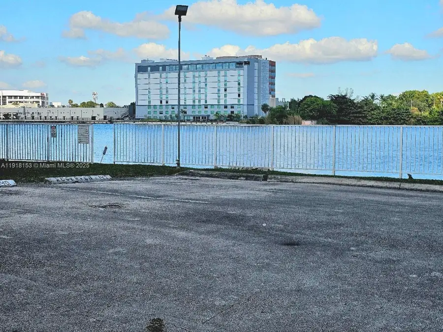 5501 NW 7th St #E302, Miami, FL 33126 - Image #3