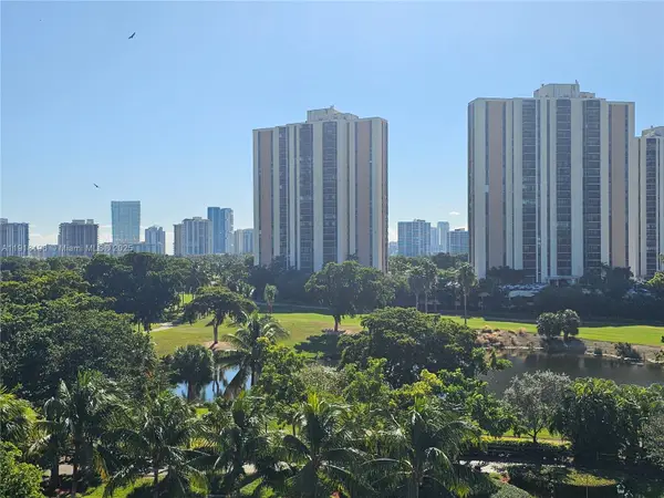 20500 W Country Club Dr #716, Aventura, FL 33180