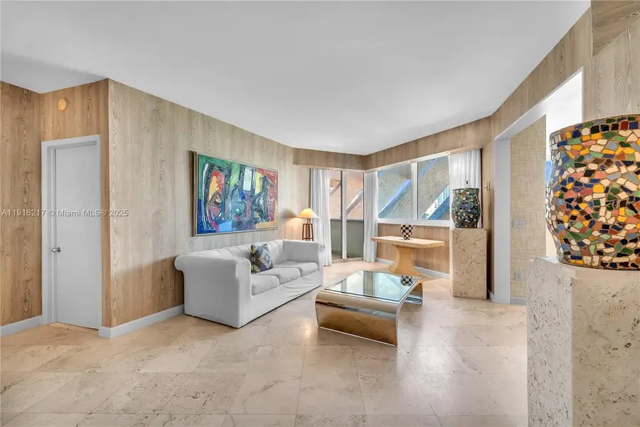 300 S Pointe Dr #906, Miami Beach, FL 33139 - Image #2