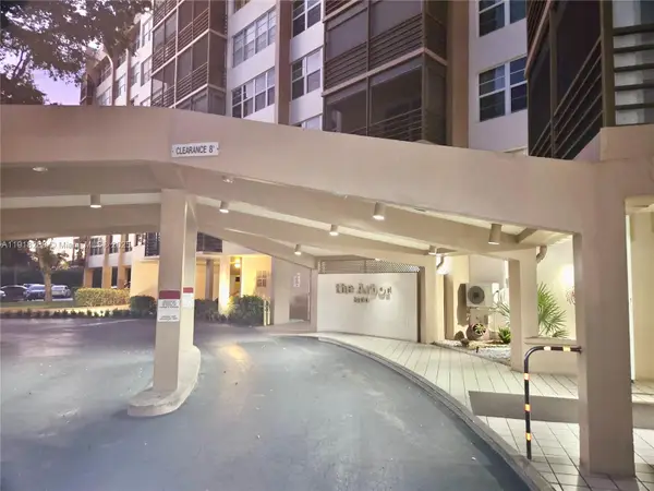 1400 Saint Charles Pl #612, Pembroke Pines, FL 33026