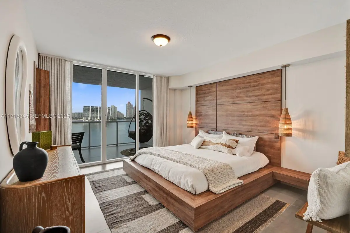 18100 N Bay Rd #909, Sunny Isles Beach, FL 33160 - Image #1