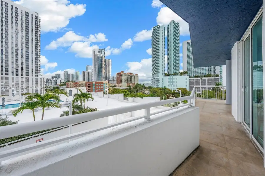 275 NE 18th St #708, Miami, FL 33132 - Image #2