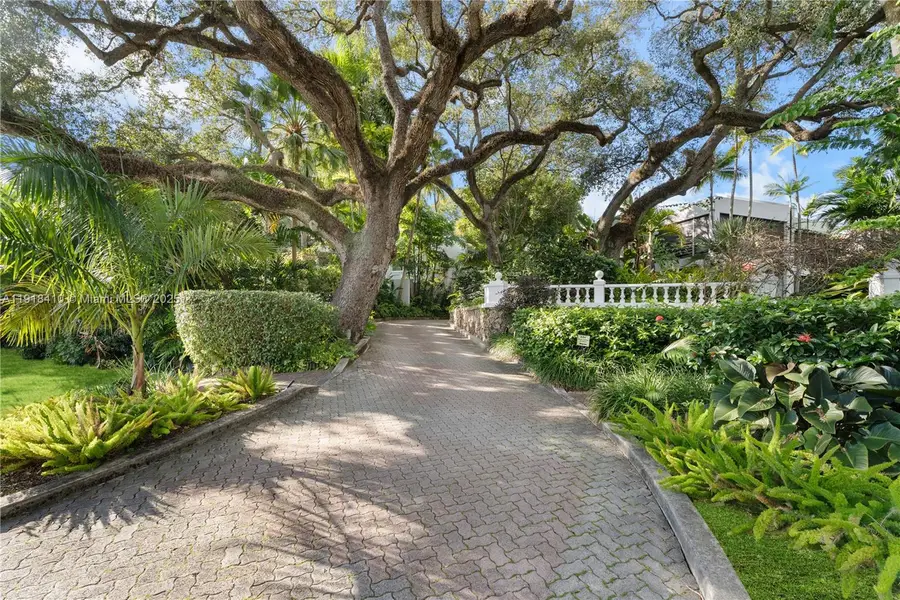 2475 S Bayshore Dr, Miami, FL 33133 - Image #3