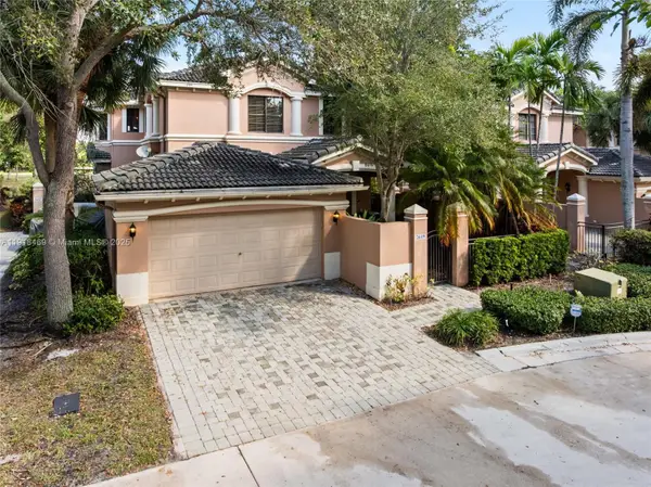 2649 Center Ct Dr #2-7, Weston, FL 33332