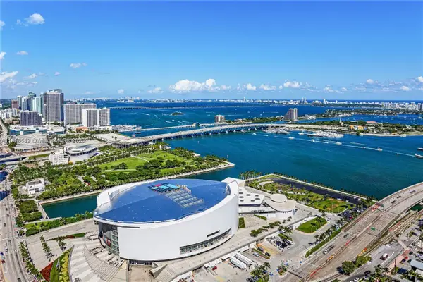 398 NE 5th St #3406, Miami, FL 33132