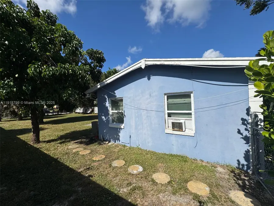 218 SW 11th Ave, Delray Beach, FL 33444 - Image #3