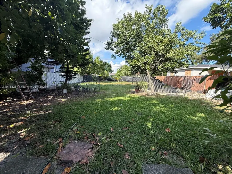 1736 NW 42nd St, Miami, FL 33142 - Image #2