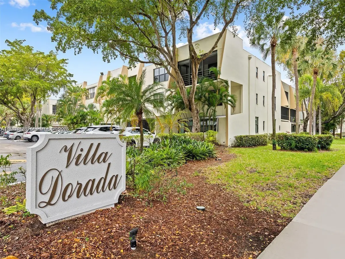 20200 W Country Club Dr #112, Aventura, FL 33180 - #1
