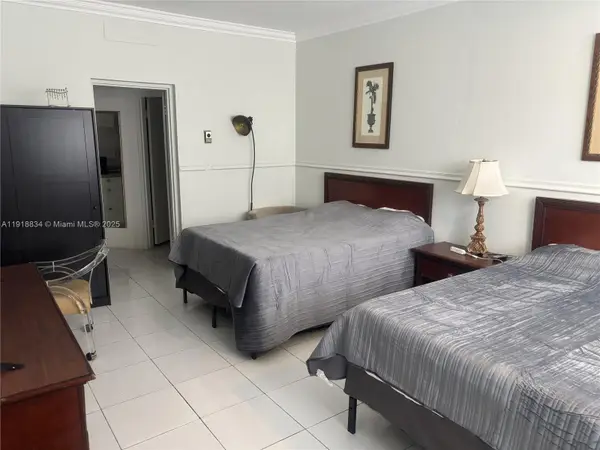 26 Diplomat Pkwy #2366, Hallandale Beach, FL 33009