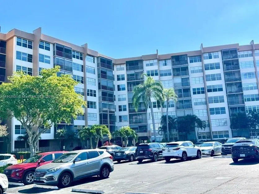 1200 Saint Charles Pl #218, Pembroke Pines, FL 33026 - Image #3