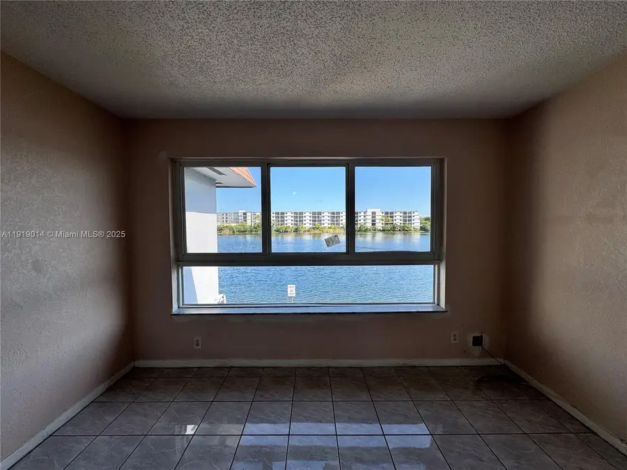 19255 NE 2nd Ave #2218, Miami, FL 33179 - Image #3