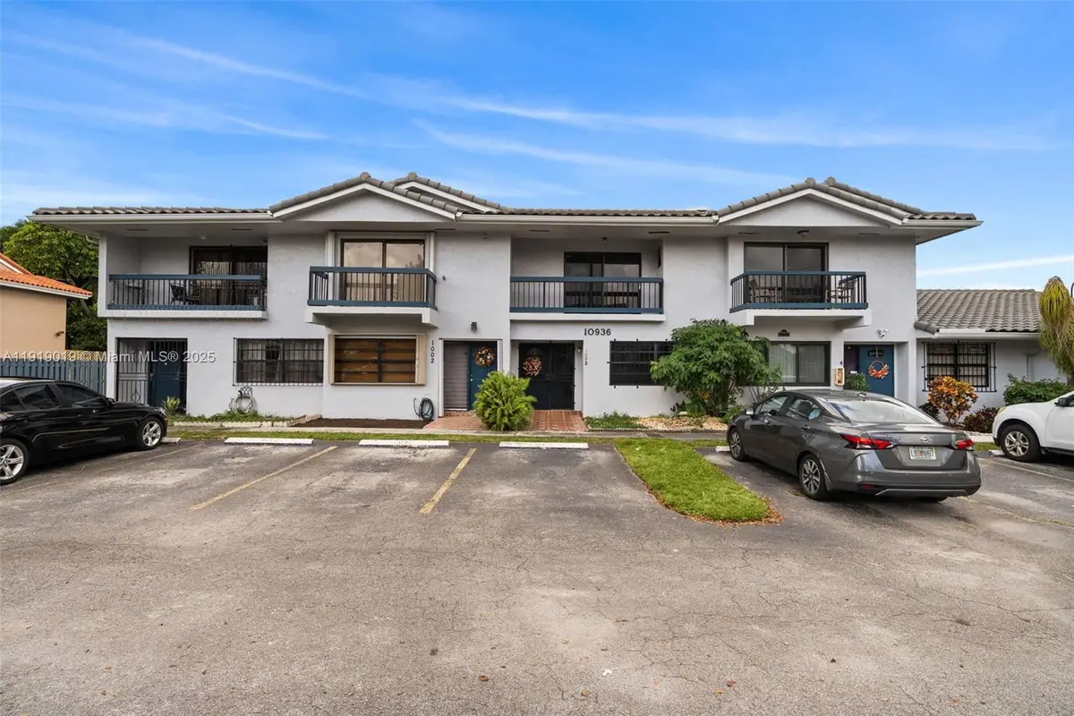 10936 NW 7th St #1003, Miami, FL 33172 - Image #1
