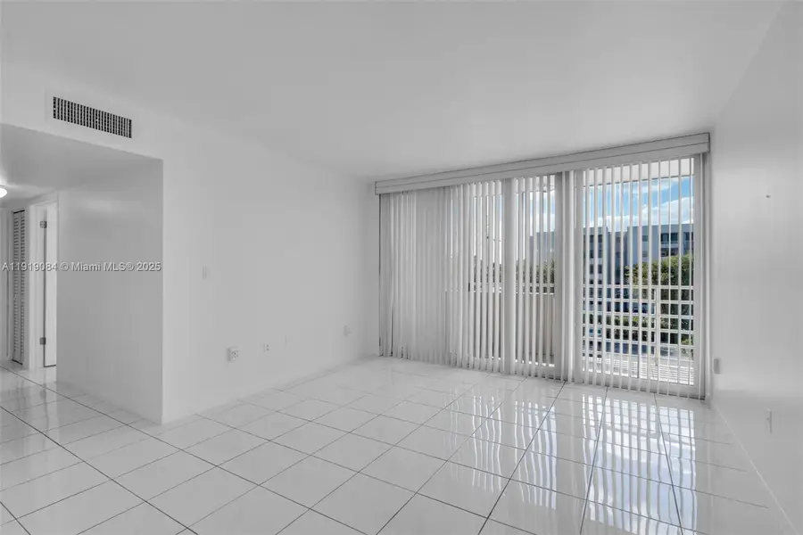 8045 NW 7th St #2301, Miami, FL 33126 - Image #3