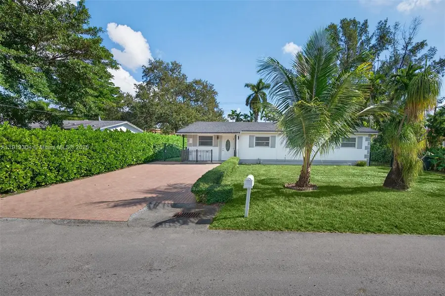 6255 SW 62nd Ct, South Miami, FL 33143 - Image #2