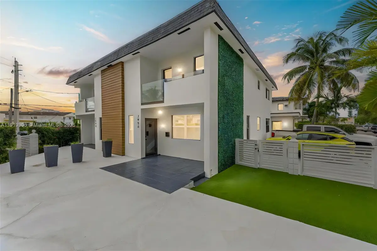 7996 Crespi Blvd #4, Miami Beach, FL 33141 - Image #1