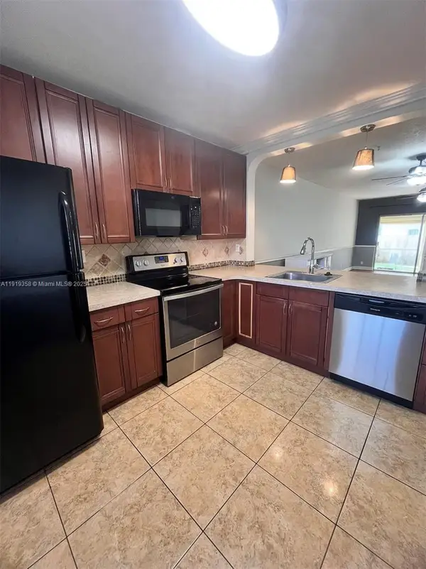 3250 NW 85th Ave #10, Coral Springs, FL 33065
