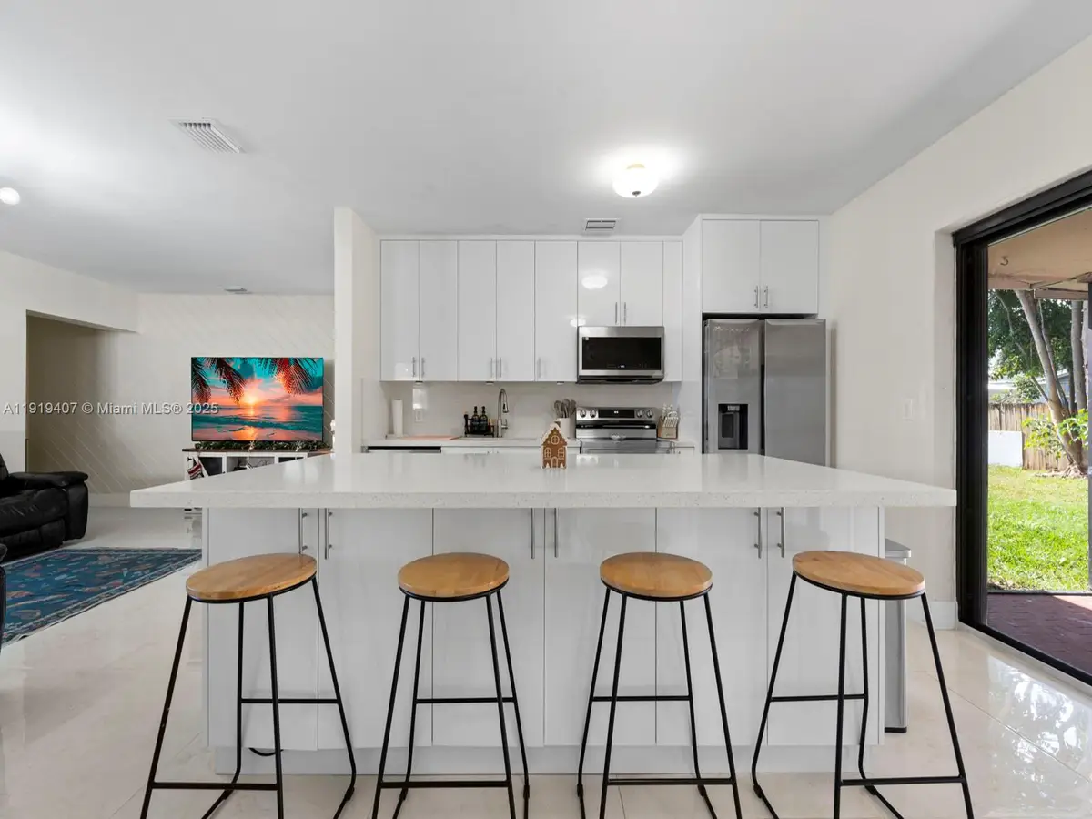 1562 NW 8th Ave, Homestead, FL 33030 - Image #1