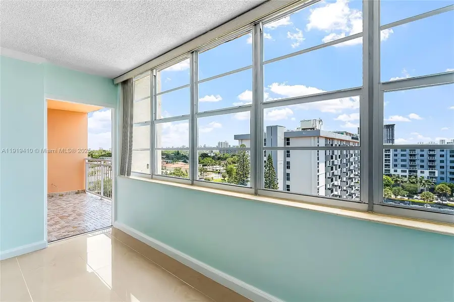 2025 NE 164th St #907, North Miami Beach, FL 33162 - Image #3