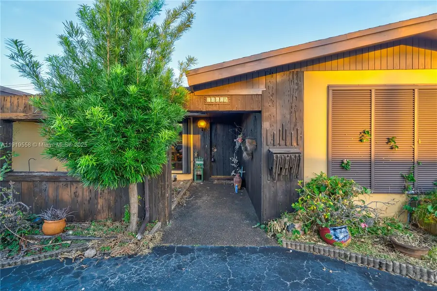 20605 NE 19th Ct, Miami, FL 33179 - Image #2