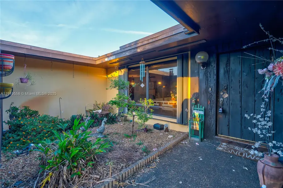 20605 NE 19th Ct, Miami, FL 33179 - Image #3