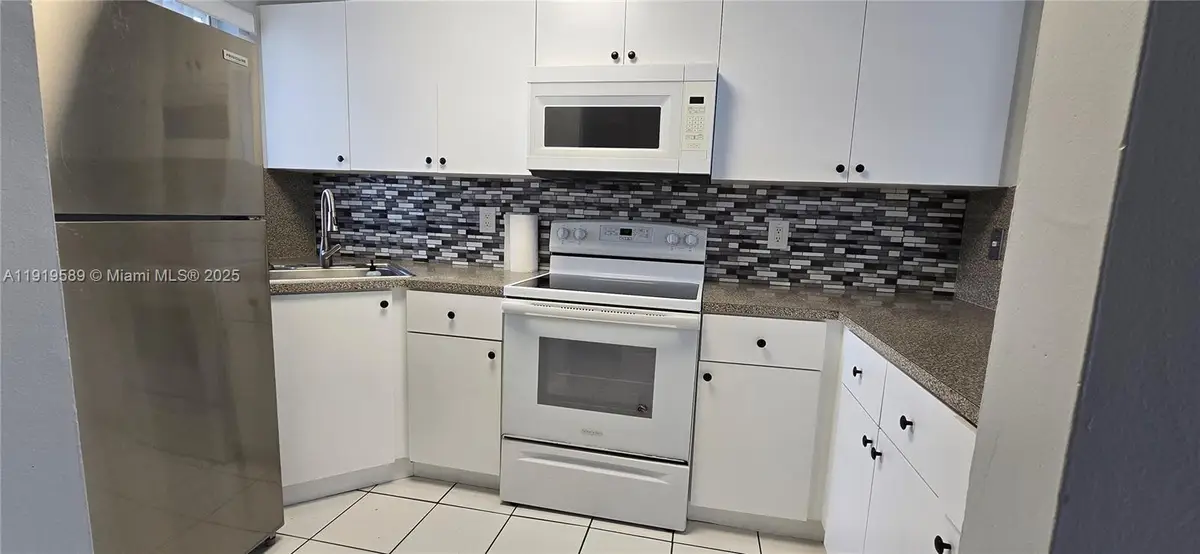 2630 W 76th St #201, Hialeah, FL 33016 - Image #1