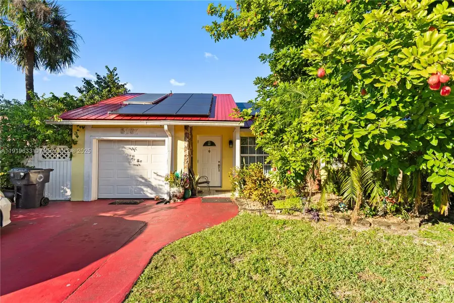 8107 SW 19th St, North Lauderdale, FL 33068 - Image #3