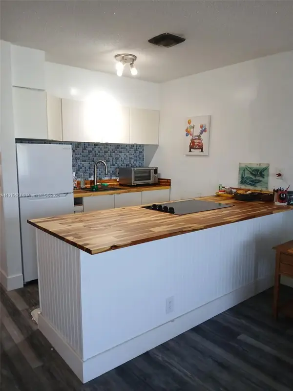 1000 SW 10th Ter #17P, Hallandale Beach, FL 33009