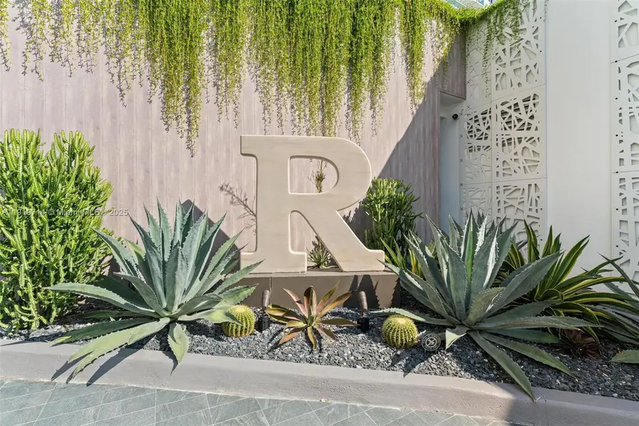 2301 Collins Ave #802, Miami Beach, FL 33139 - Image #2