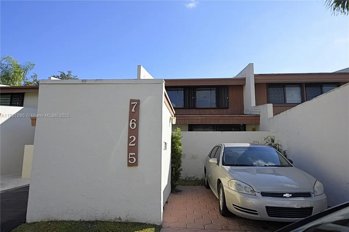 7625 SW 106th Ave, Miami, FL 33173 - Image #1