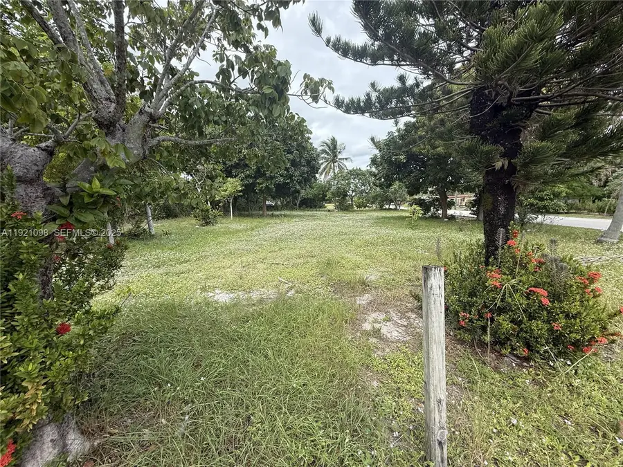 201 NW 11th St, Pompano Beach, FL 33060 - Image #2