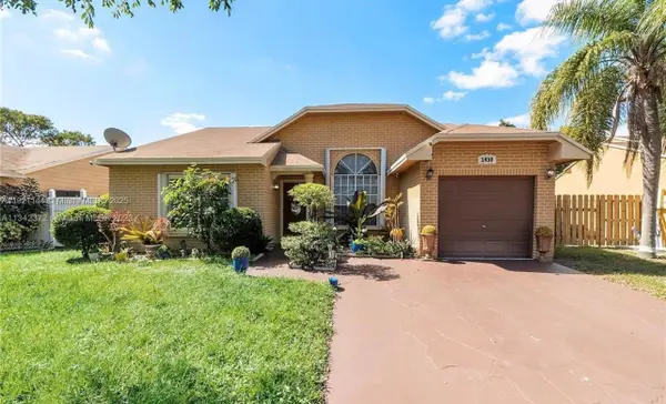 1430 SW 85th Ter, Pembroke Pines, FL 33025