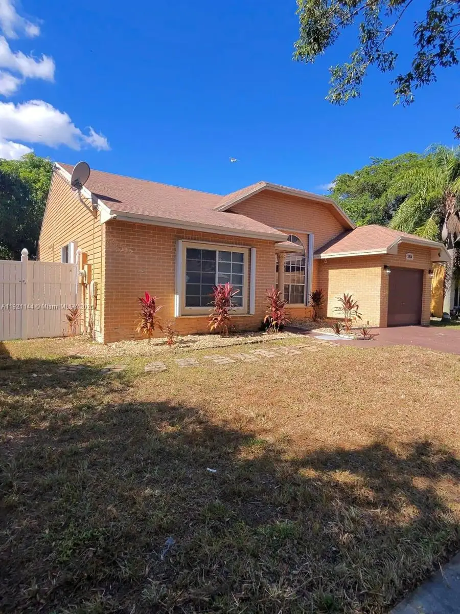 1430 SW 85th Ter, Pembroke Pines, FL 33025 - Image #3