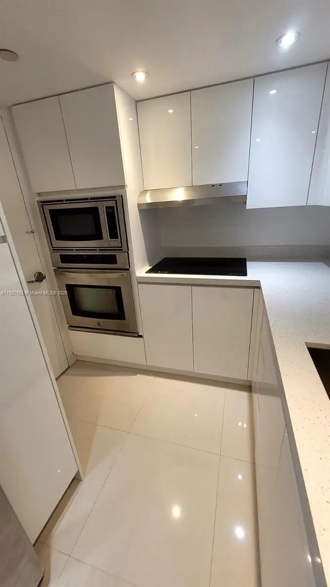 1200 West Ave #PH18, Miami Beach, FL 33139 - Image #2