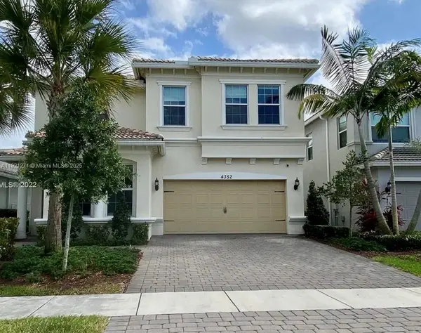 4352 Large Leaf Ln, Hollywood, FL 33021