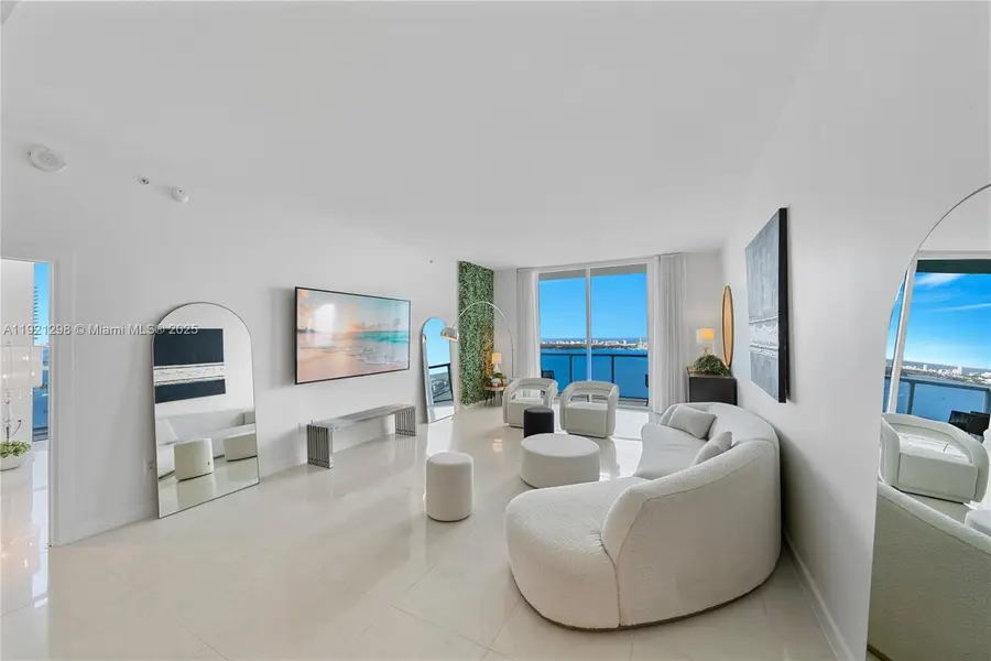 1900 N Bayshore Dr #4902, Miami, FL 33132 - Image #2