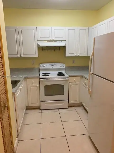 1300 NE 109th St #202, Miami, FL 33161 - Image #2