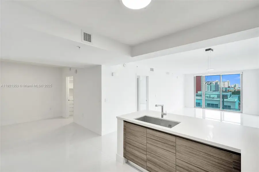 330 Sunny Isles Blvd #5-805, Sunny Isles Beach, FL 33160 - Image #2