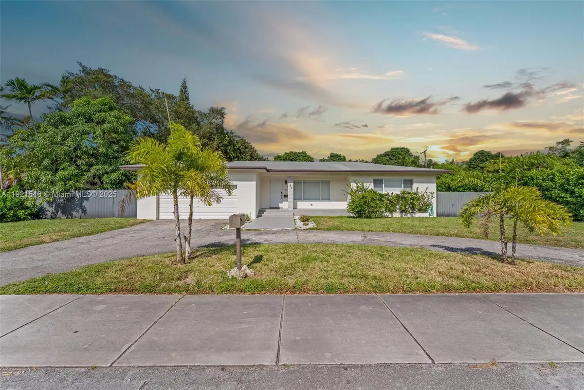 195 NW 115th St, Miami, FL 33168 - Image #1