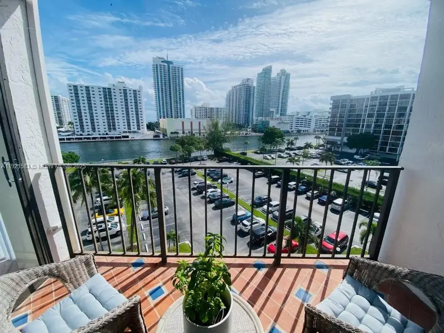 800 Parkview Dr #726, Hallandale Beach, FL 33009 - Image #2
