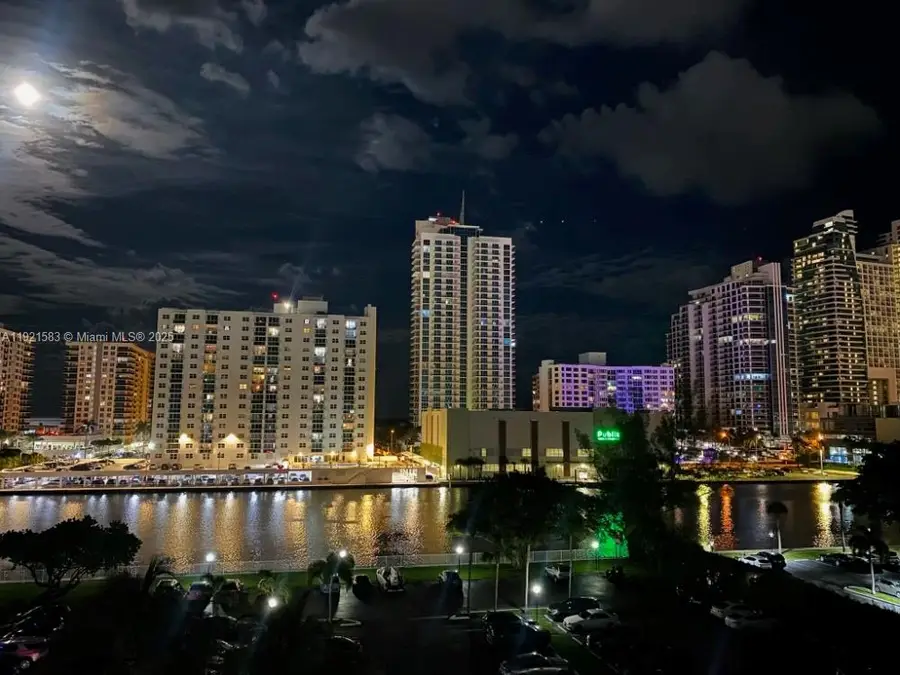 800 Parkview Dr #726, Hallandale Beach, FL 33009 - Image #3