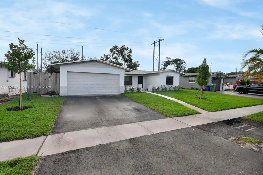 1771 NW 93rd Ave, Pembroke Pines, FL 33024 - Image #2