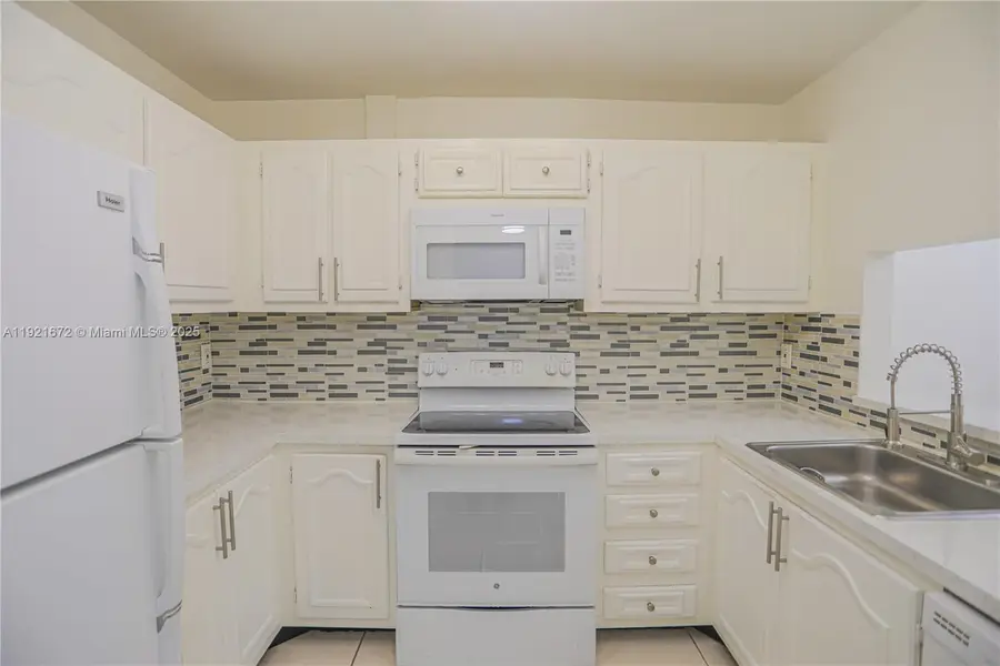 13685 NE 10th Ave #209, North Miami, FL 33161 - Image #3