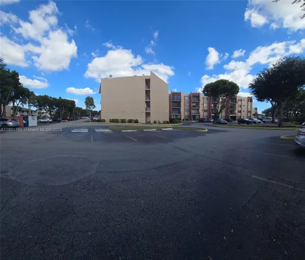 13707 Kendale Lakes Cir #PH11, Miami, FL 33183