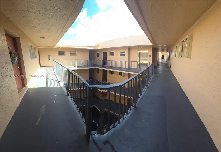 13707 Kendale Lakes Cir #PH11, Miami, FL 33183 - Image #3